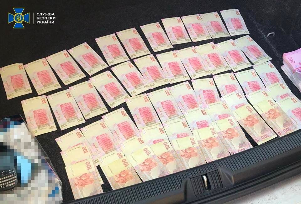 На Закарпатті на хабарі затримали голову ОТГ